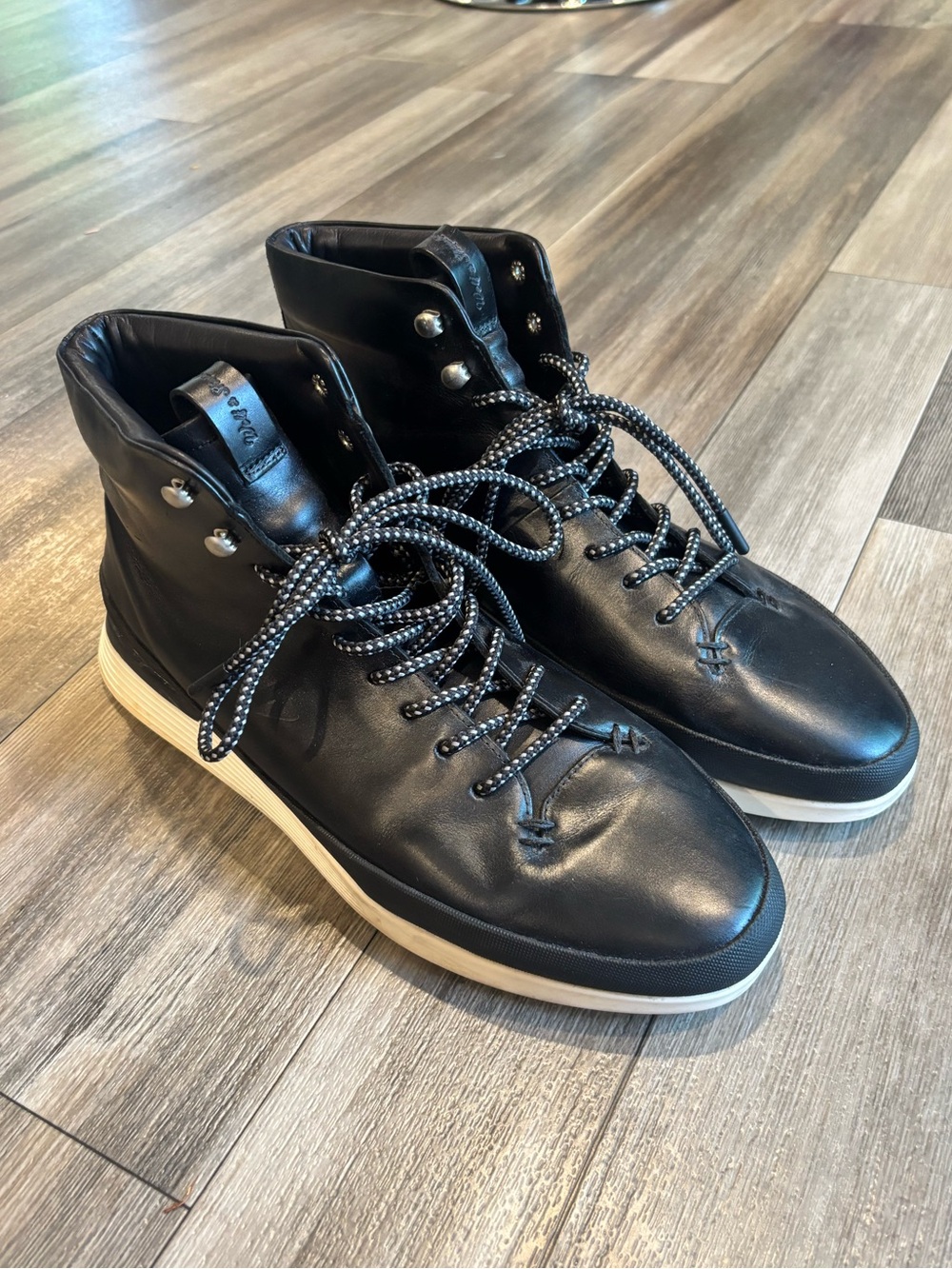 Wolf & Shepherd Crossover Hiker WTZ Men's Size 13 Black/White Hiking Boots